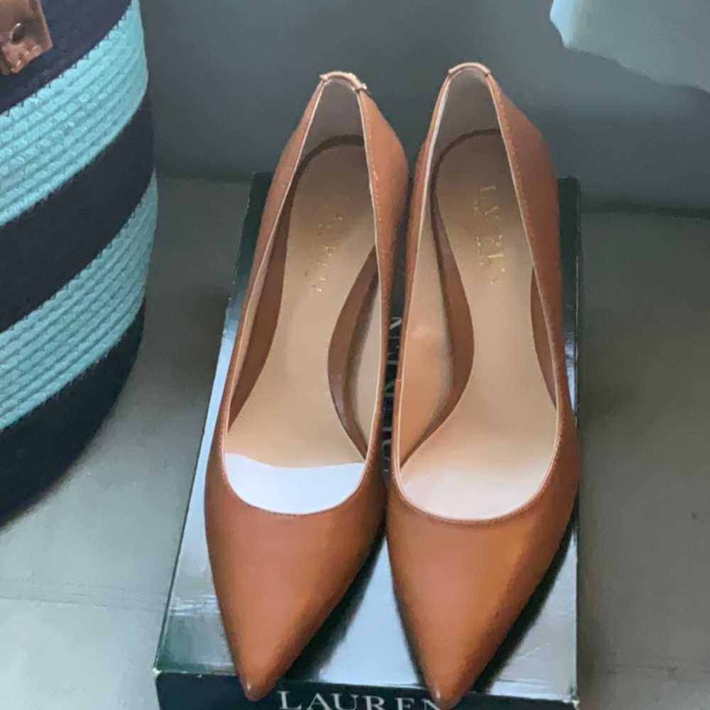 NIB Lauren Ralph Lauren Lanette Pumps Polo Tan Size 7.5